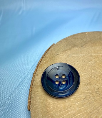 Bouton bleu marine écaille 