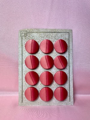 Bouton rouge mat dégradé vintage